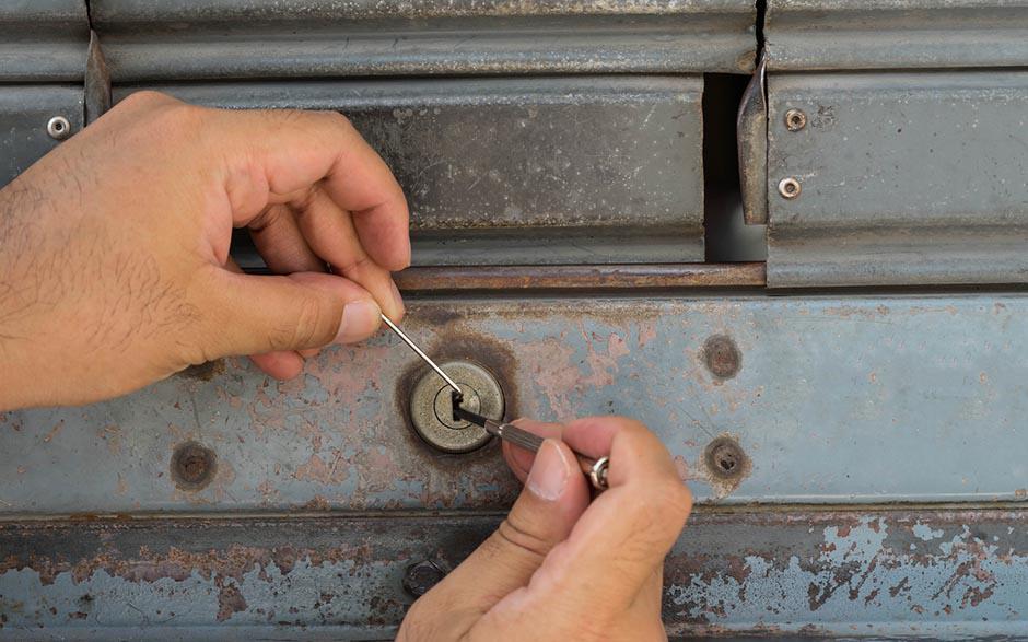 serrure pour porte coulissante Vaux-le-Pénil